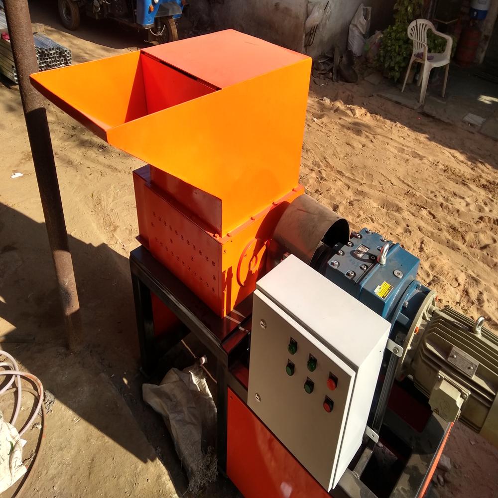 Plastic Bottle Shredding Machine