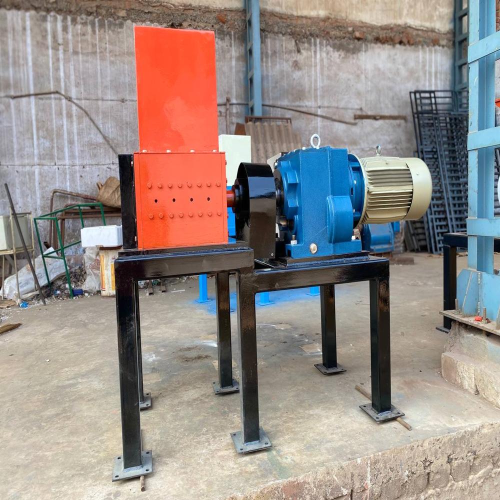 Plastic Bottle Shredding Machine