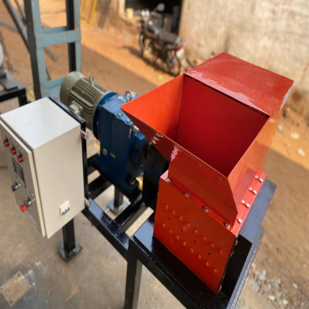 Ms Automatic Plastic Shredder - Capacity: 500 Kg