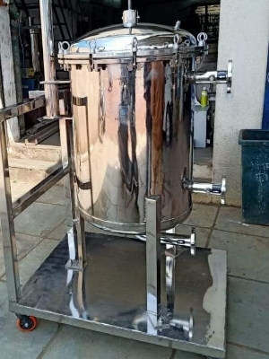 Stainless Steel Jacket Vessel - Color: Silver