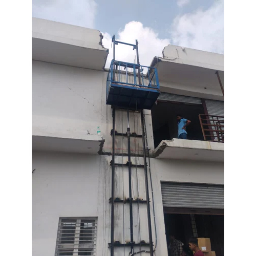 Hydraulic Industrial Goods Lift - Capacity: 1 Ton Ton