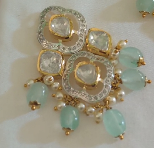 14Kt Gold Uncut Diamonds Polki Choker Set