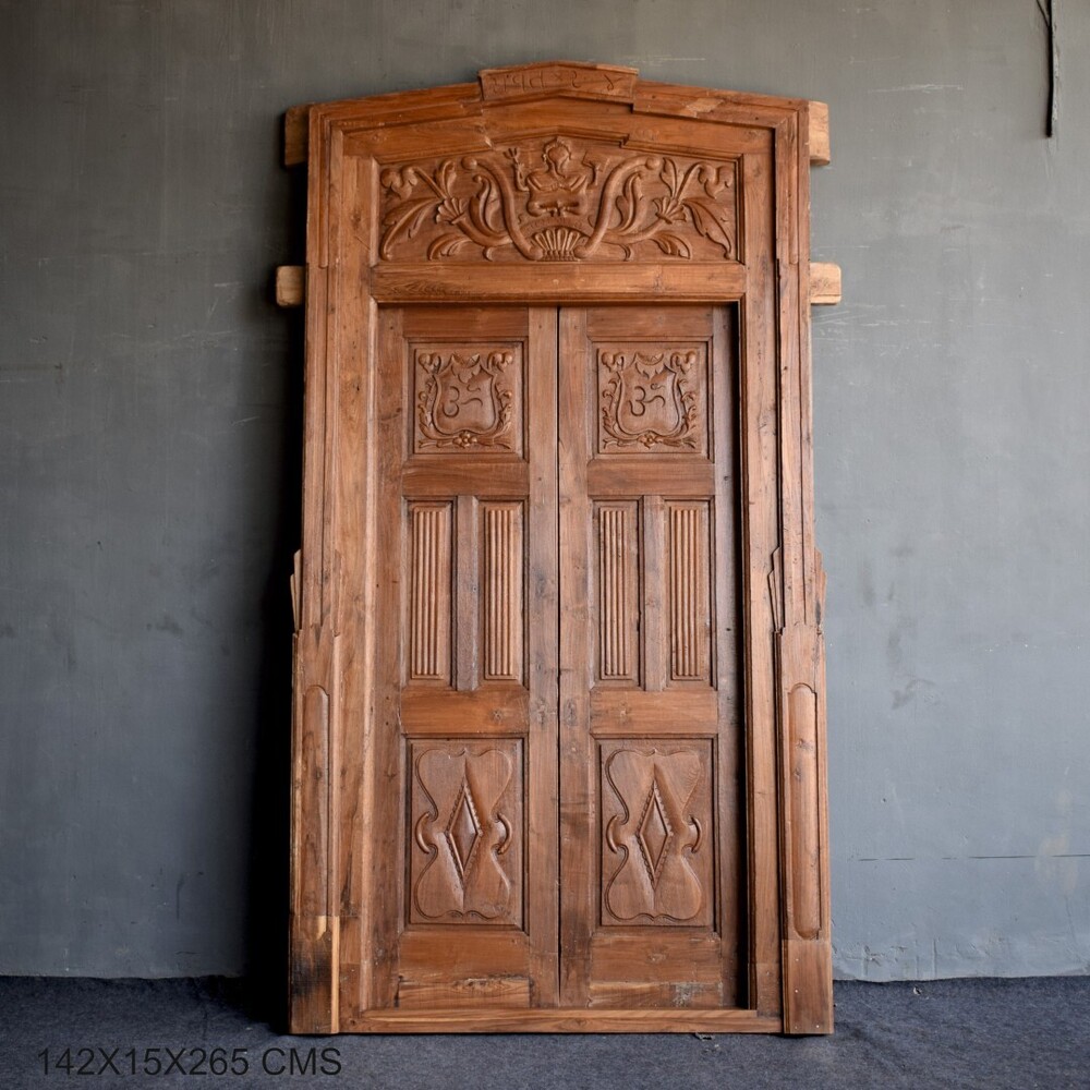 Wintage Wooden Old Door - Application: Hotel Cafe