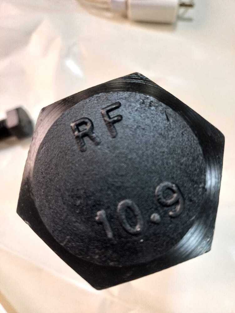 HT 10.9 Bolt