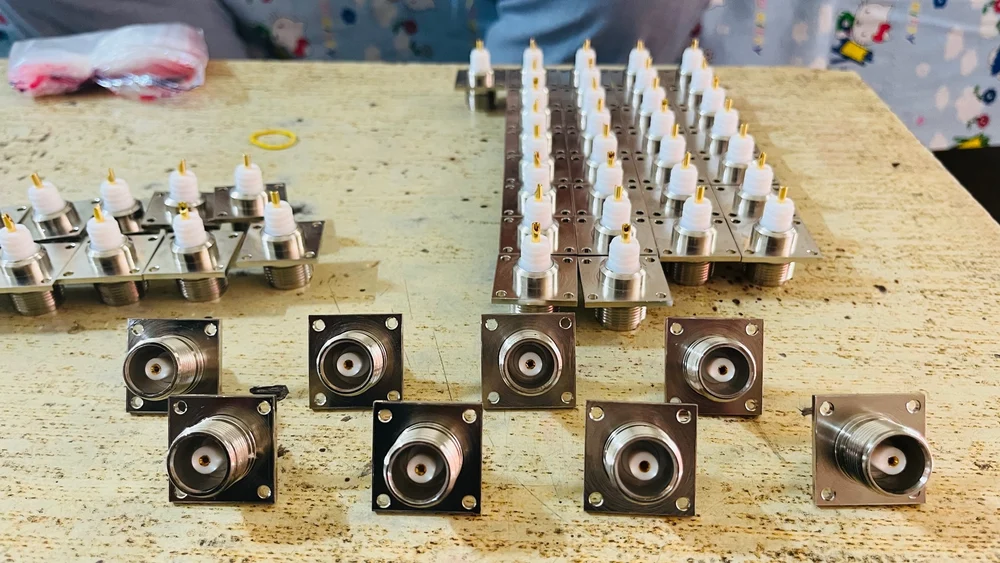 HN FEMALE 4HOLE FLANG MOUNT RF CONNECTOR