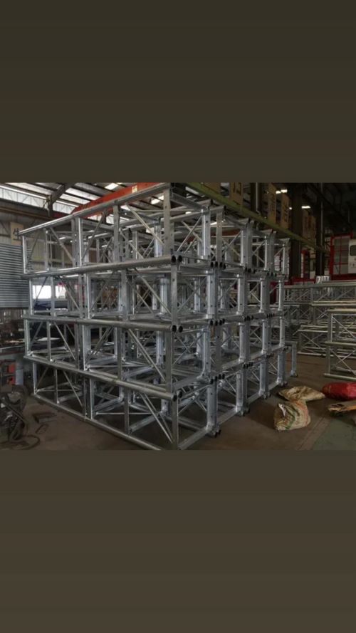 Used Rack And Pinion Hoist Mast - Color: Silver