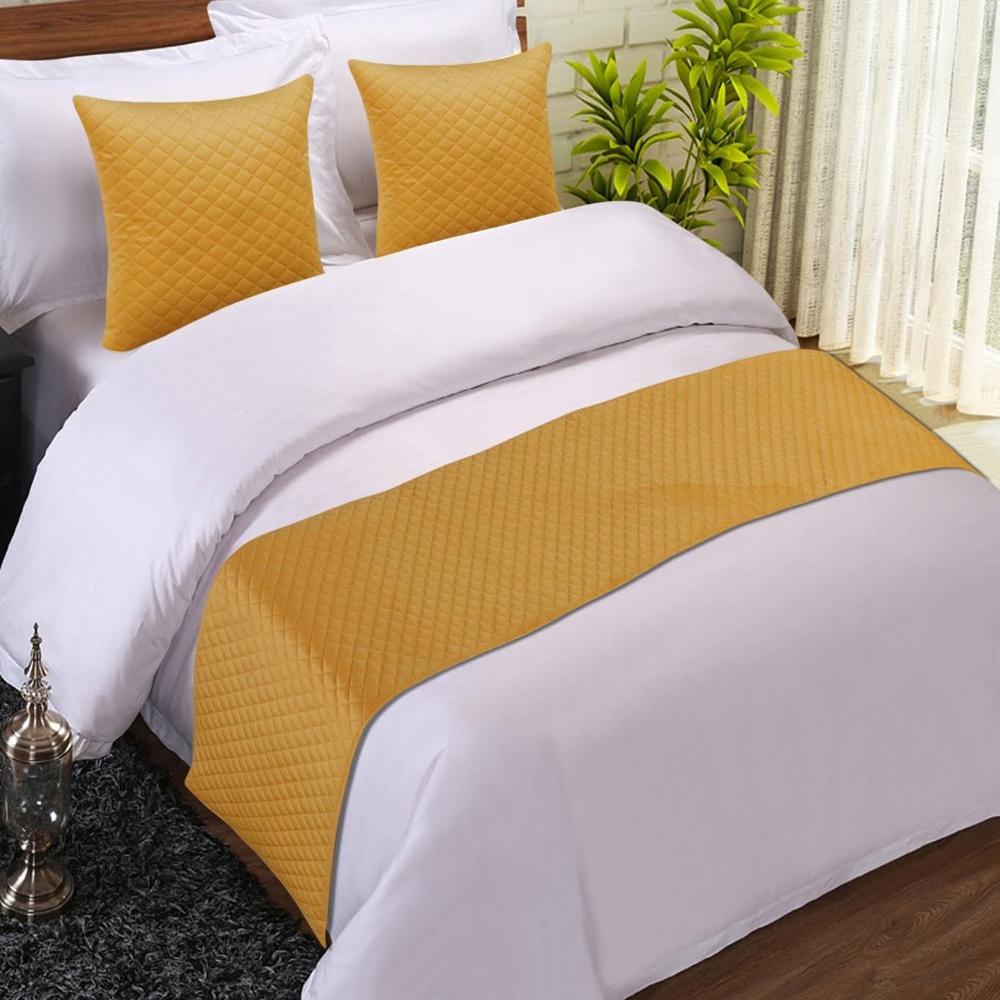 Br123 (Velvet Quilted Bed Runner) - Color: Multicolour