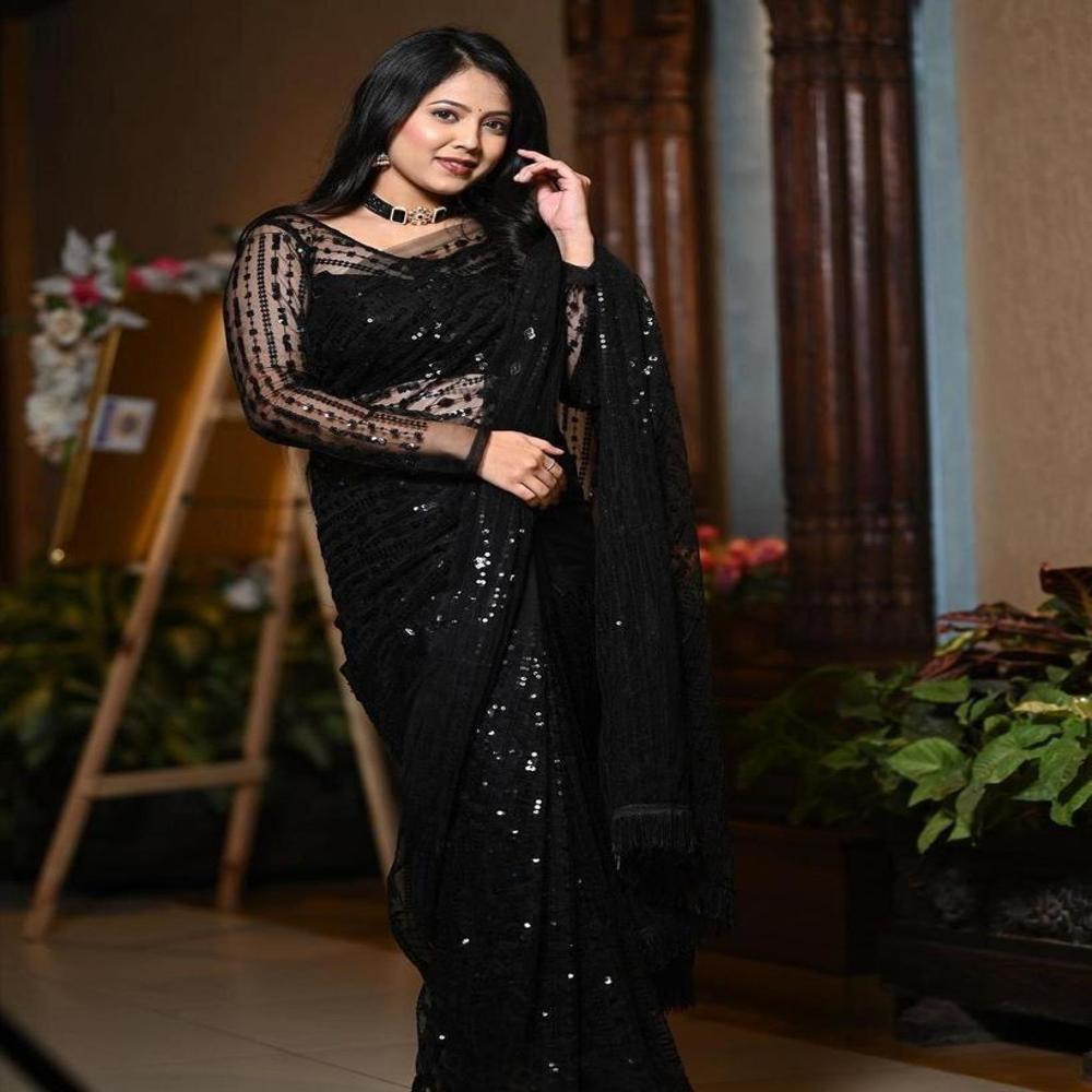 Ladies Black Saree - Design: Embroidered Thread Work