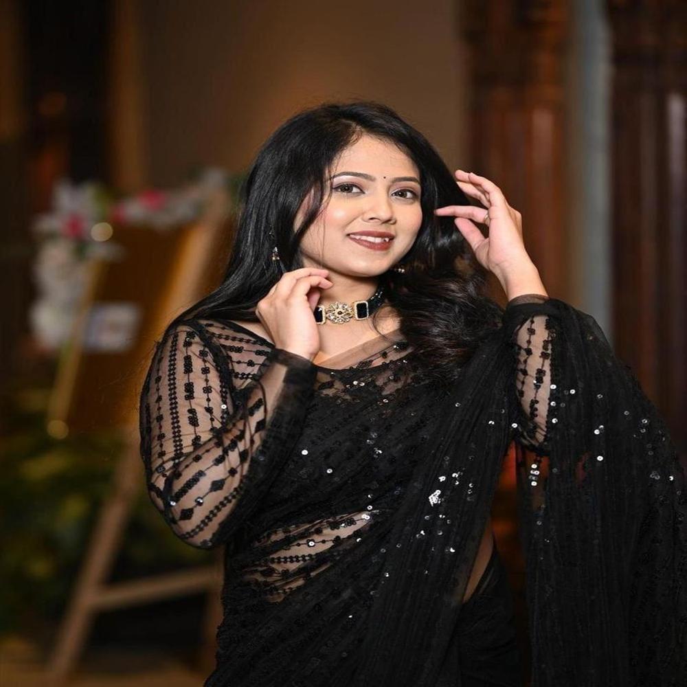 Ladies Black Saree - Design: Embroidered Thread Work