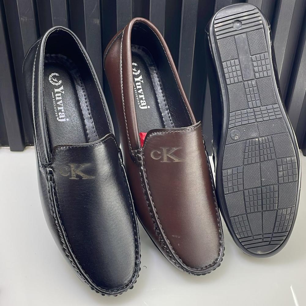 Loafer Shoes - Color: Black & Brown
