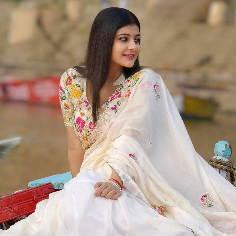 Printed Saree - Color: White