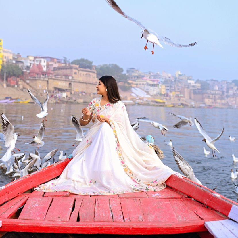 Printed Saree - Color: White