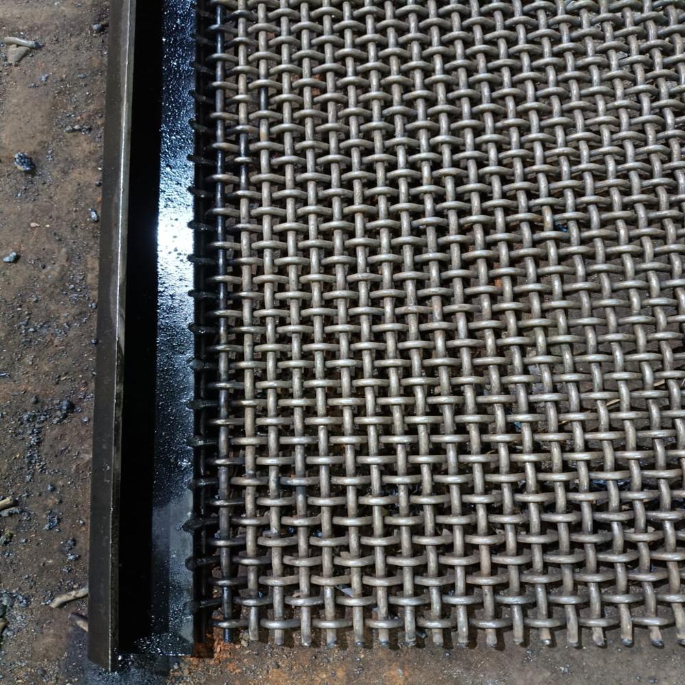 Stone Crusher Vibrating Screen - Color: Black