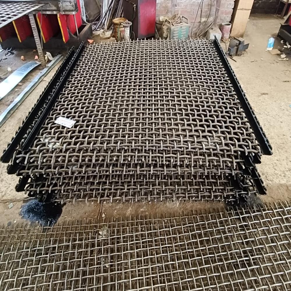 Stone Crusher Vibrating Screen - Color: Black