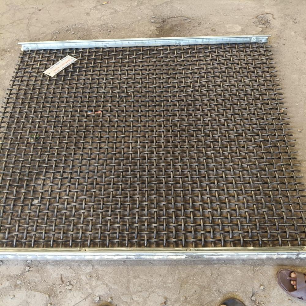 Stone Crusher Vibrating Screen - Color: Black