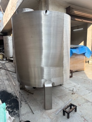 Industrial water storage tanks