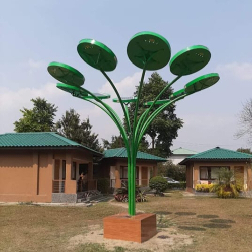 Solar Tree Light - Color: Green Paint Coated