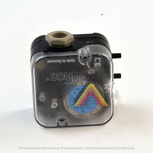 Saransh Dungs Pressure Switch, Contact Material Silver, Electrical Connection DIN Plugs