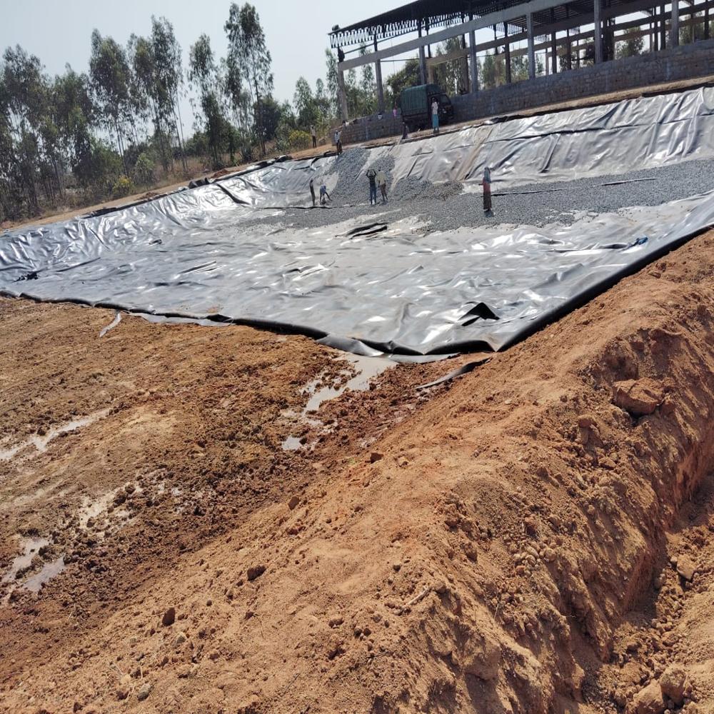 Canal Lining - Color: Black