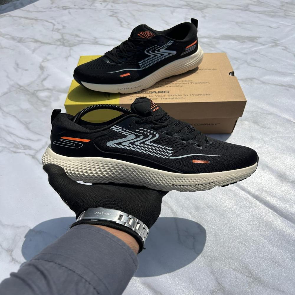 Skechers Go Run Maxroad Black beige