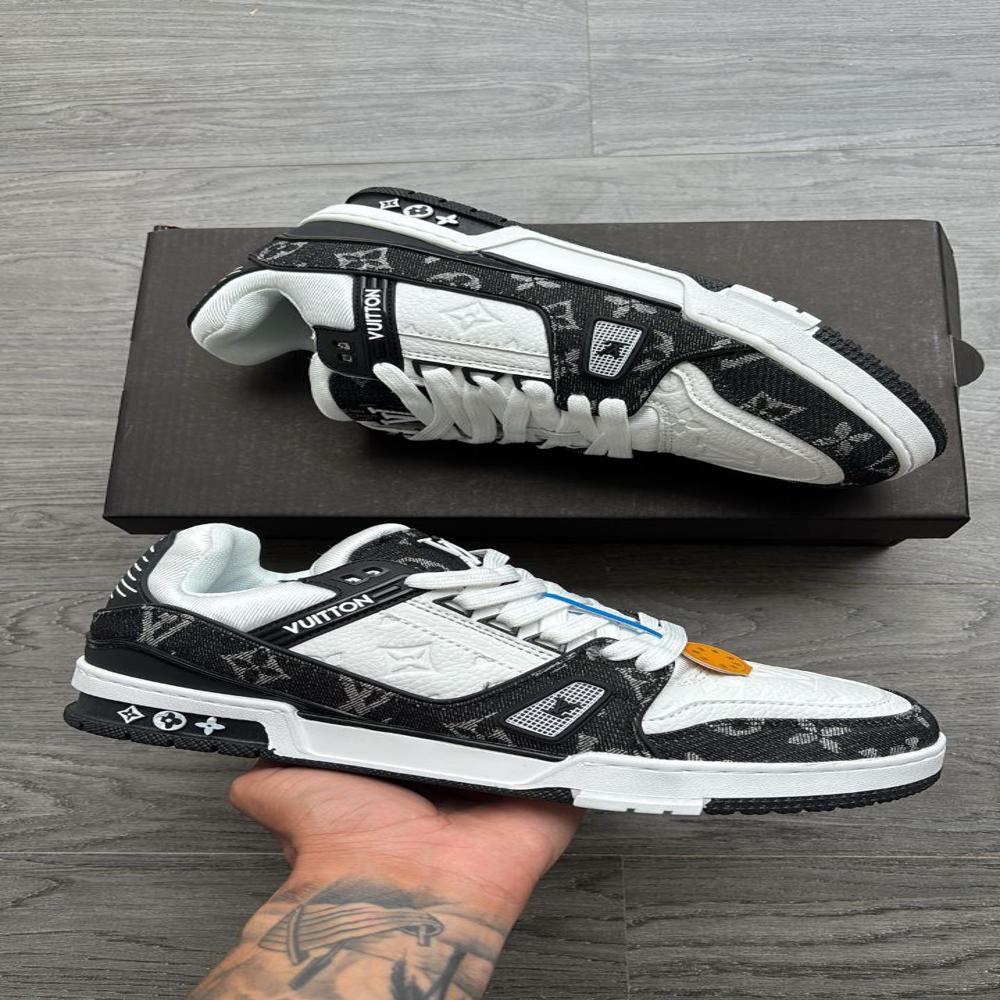 Lv Trainer Light Green - Design: Plain