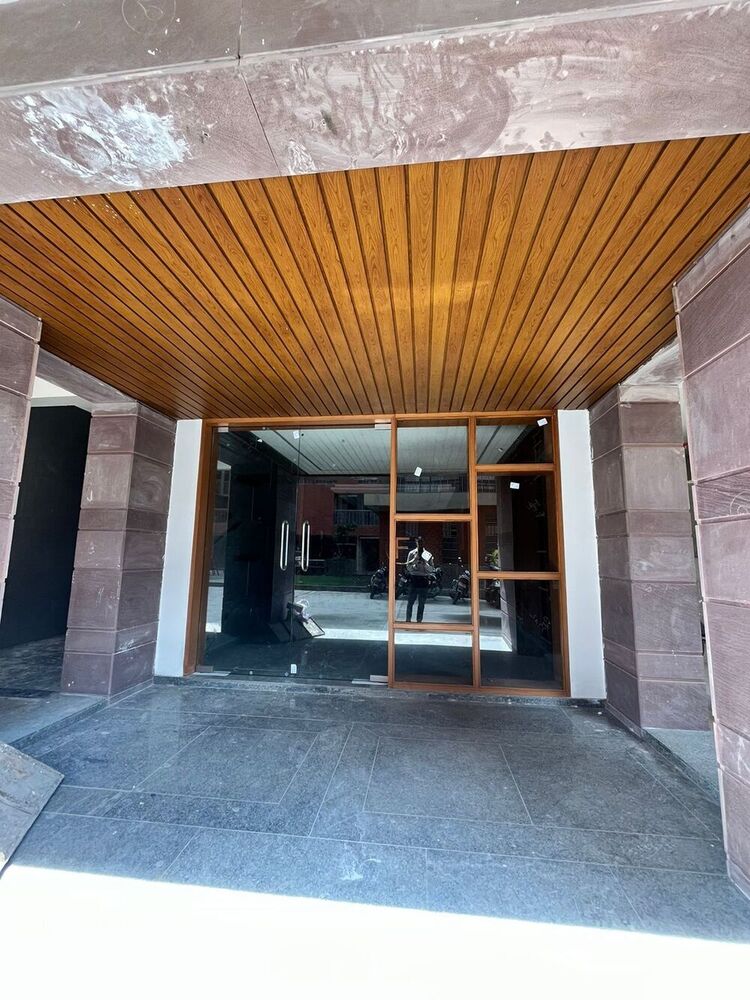Ceiling baffle system