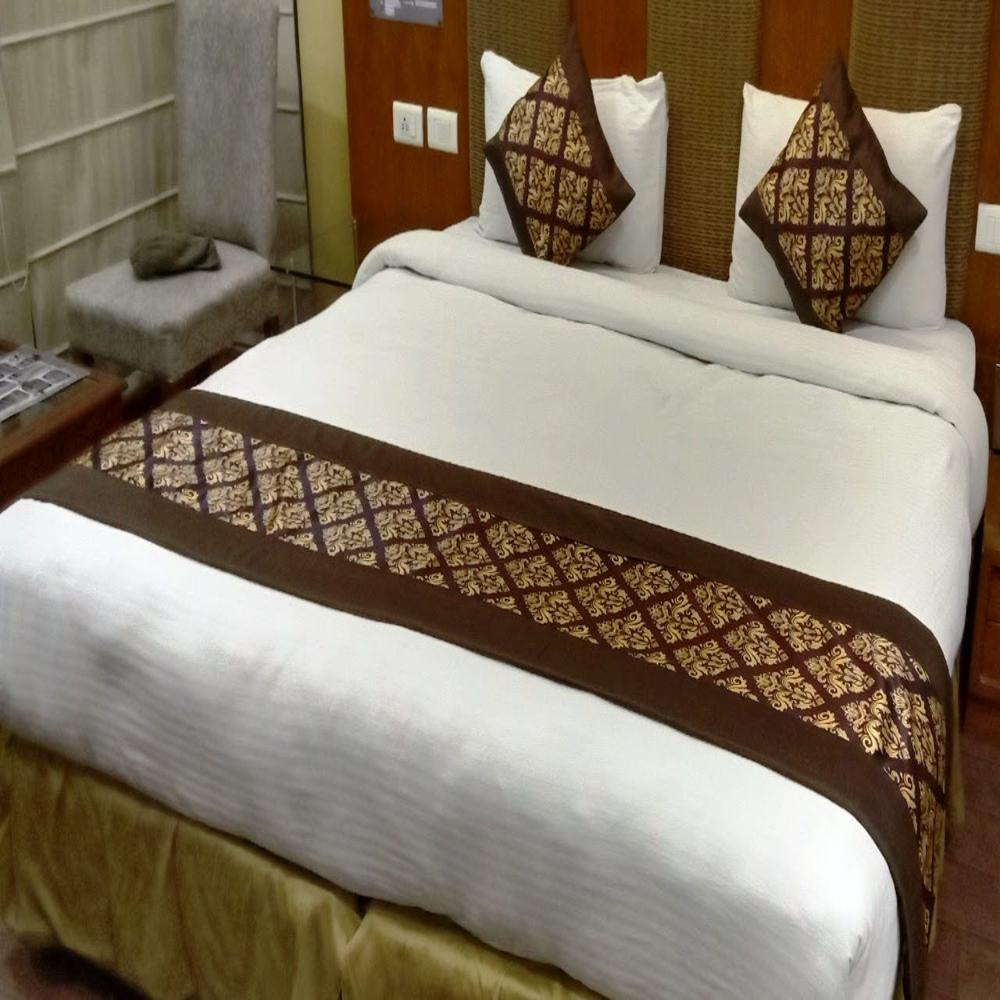 Br48 Designer Bed Runner - Color: Multicolour