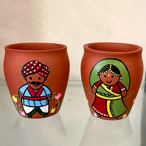 Set Of 2 Terracota Mugs With Hand Painted Caricature - Color: Brown