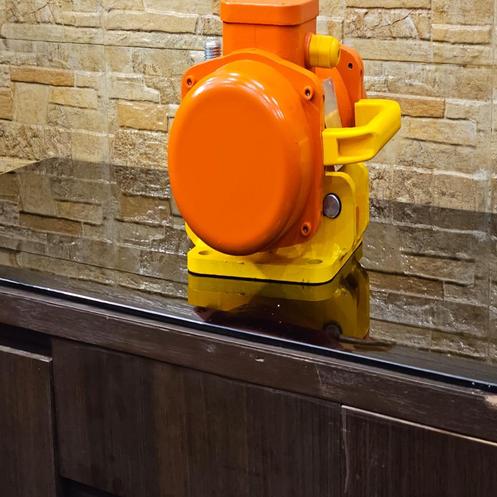 Shuttering Vibrator Motor - Color: Orange