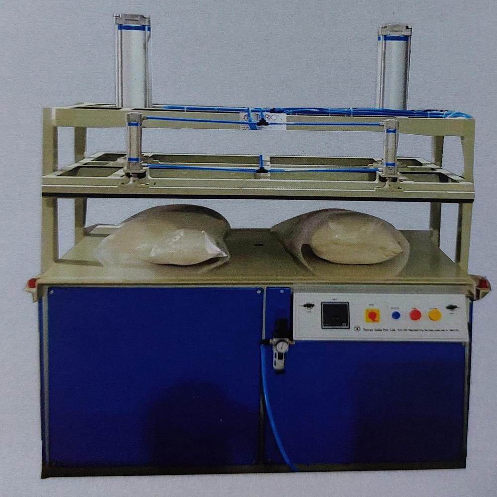 Pillow Compression Packing Machine In Pneumatic - Automatic Grade: Semi-automatic
