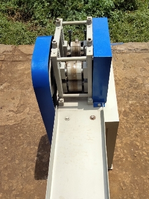 Bamboo square stick machine