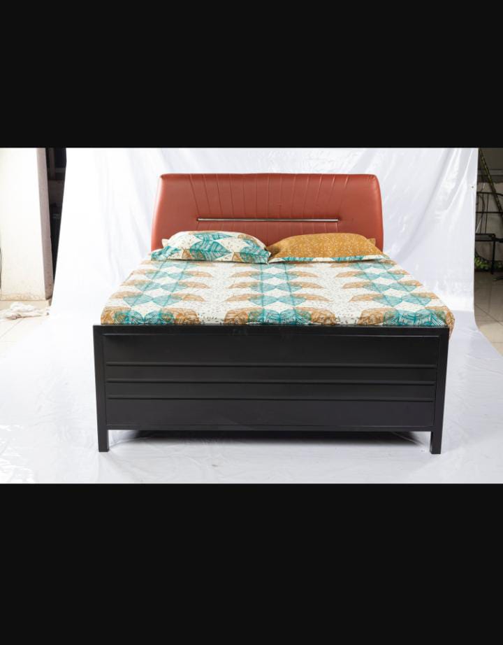 OM WOODS DB 757 6*5 METAL STORAGE BED 