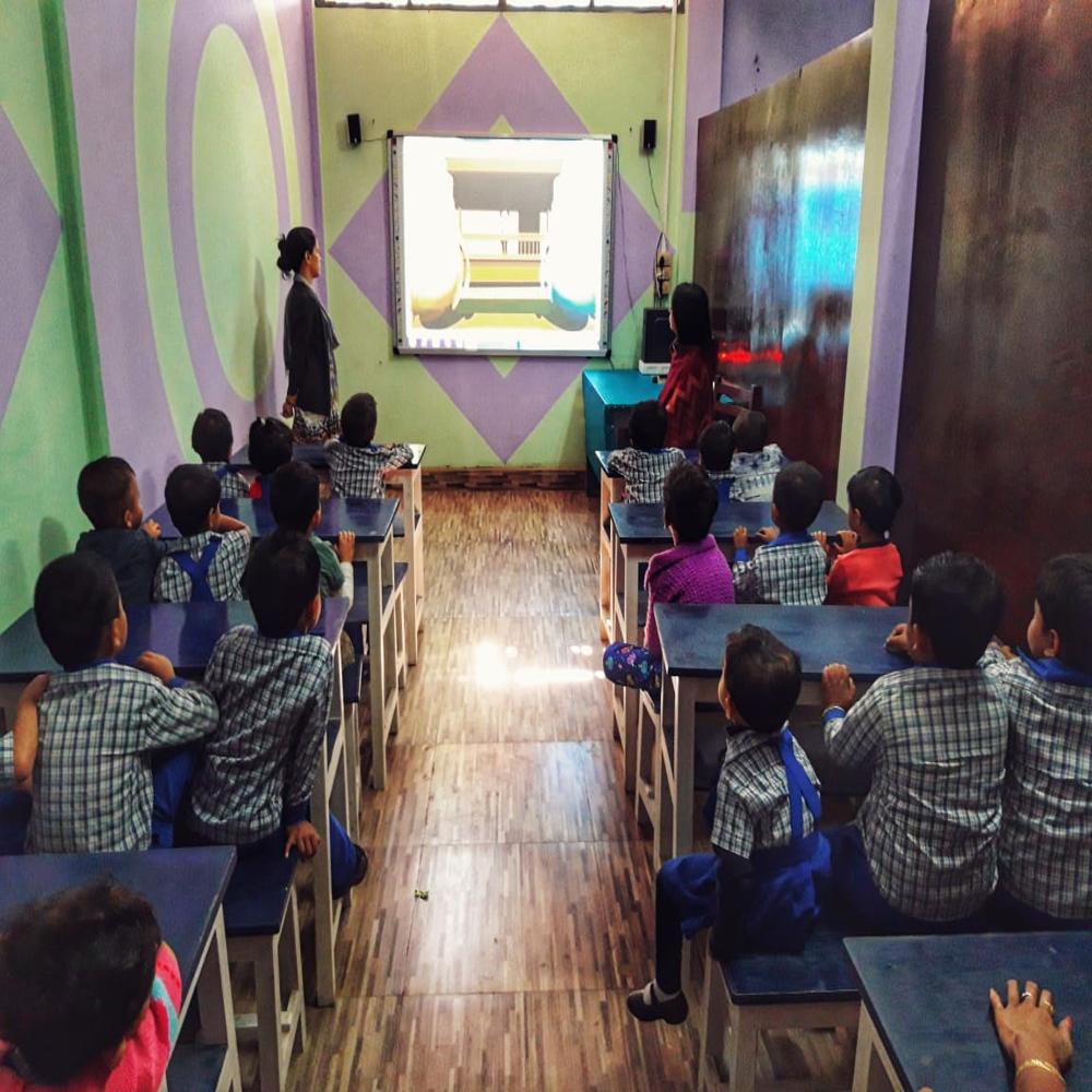 Digital Smart Classroom Projector Services