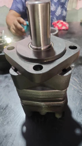 Danfoss Oms Hydraulic Motor - Color: Black