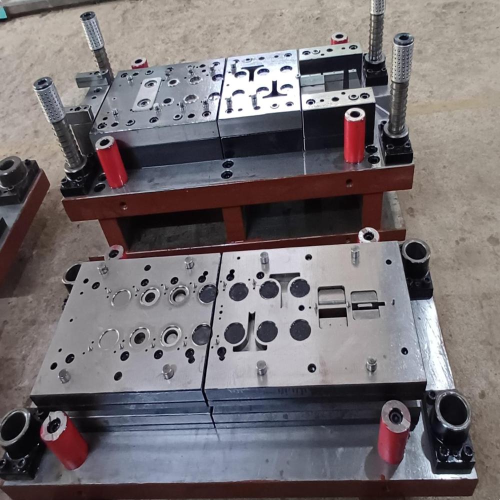 Progressive Press Tools - Stainless Steel, Standard Sizes, Silver Color | Smooth Surface Finish For Industrial Performance