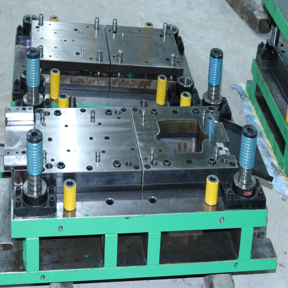 Progressive Press Tools - Stainless Steel, Standard Sizes, Silver Color | Smooth Surface Finish For Industrial Performance