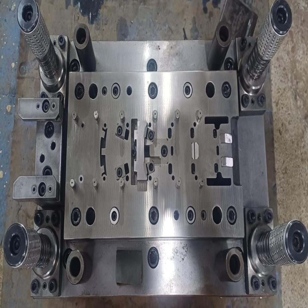 Progressive Press Tools - Stainless Steel, Standard Sizes, Silver Color | Smooth Surface Finish For Industrial Performance