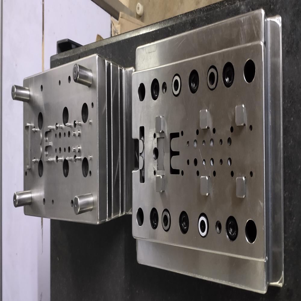 Progressive Press Tools - Stainless Steel, Standard Sizes, Silver Color | Smooth Surface Finish For Industrial Performance