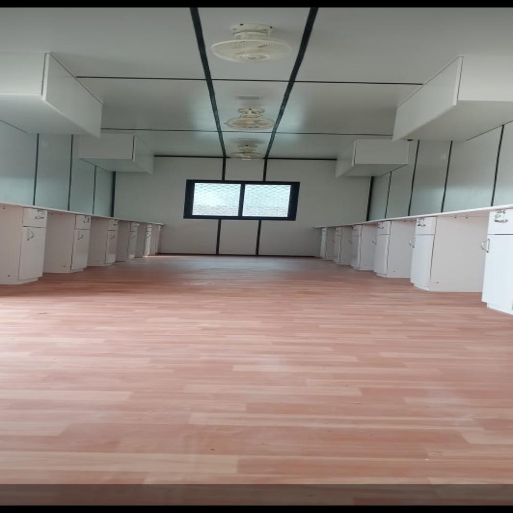 Used Shipping Container - Capacity: 30480 Ton