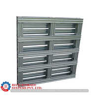 Metal Pallets - Packaging - Color: Silver