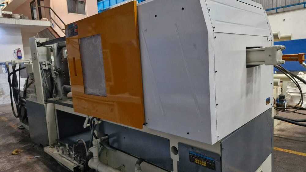 Kawaguchi 220 ton Injection Moulding machine