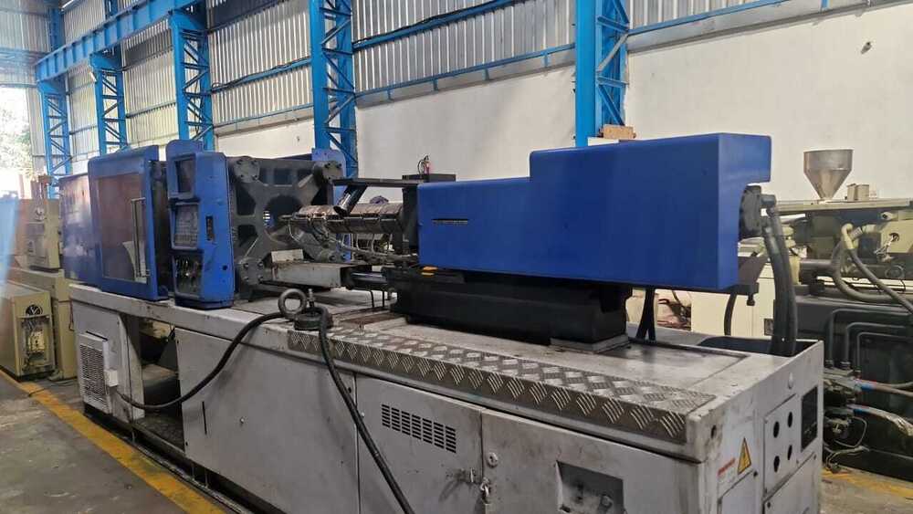 JSW 100 TON injection moulding machine