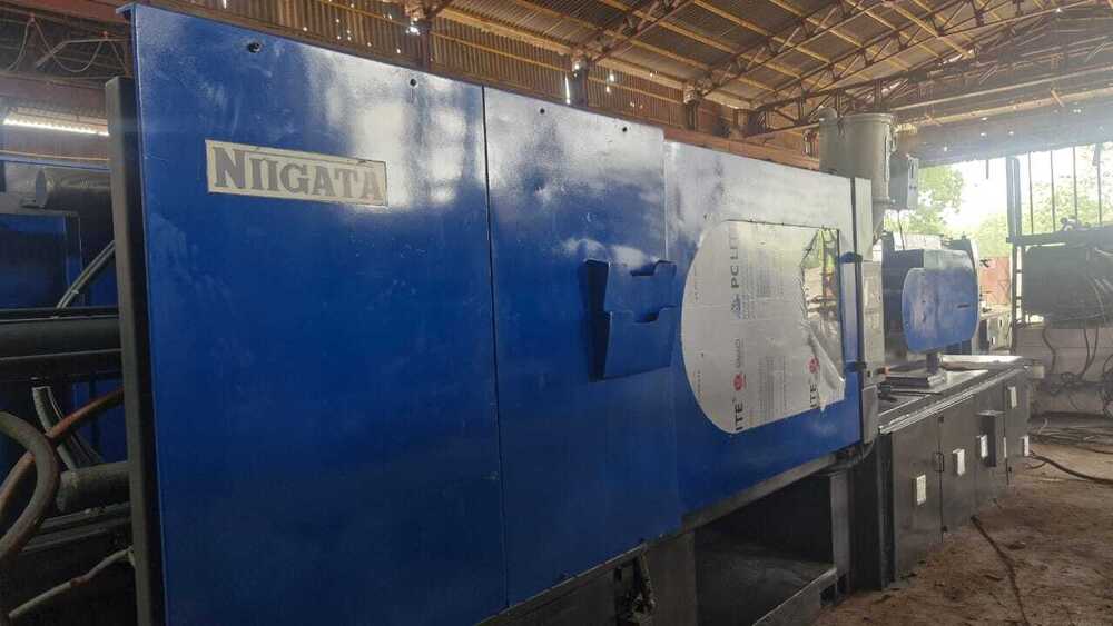 Nigata 350 ton Injection Moulding Machine