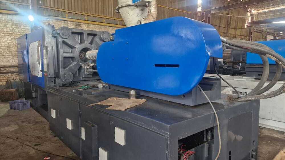 Nigata 350 Ton Injection Moulding Machine - Feature: Heavy Duty