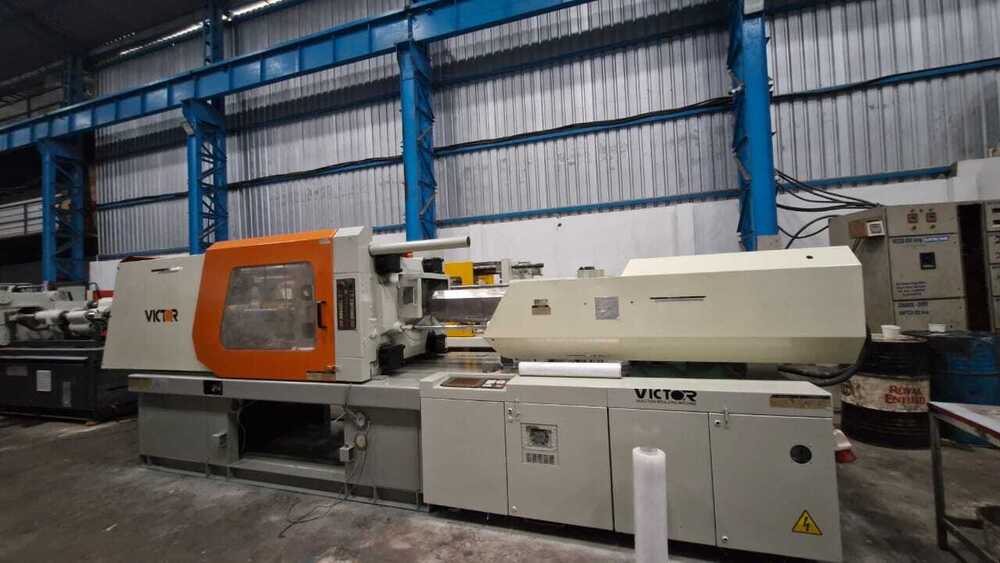 Victor 250 ton Injection Moulding Machine
