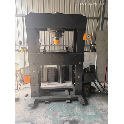 150 Ton Hydraulic Press Machine - Color: Black