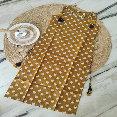Ladies Half Sleeve Kurti - Color: Multicolor