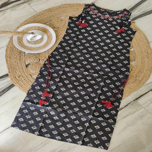 Ladies Half Sleeve Kurti - Color: Multicolor