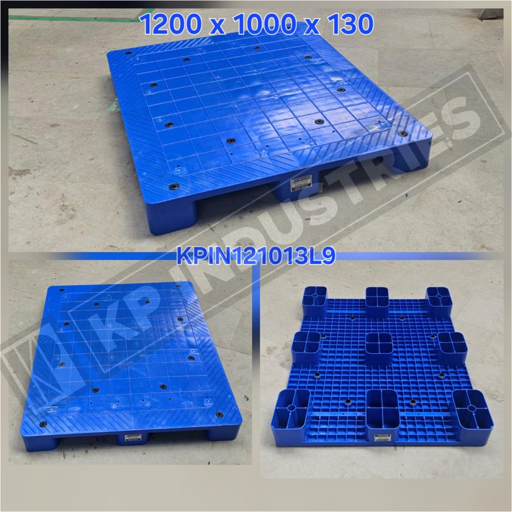 blue plastic pallets