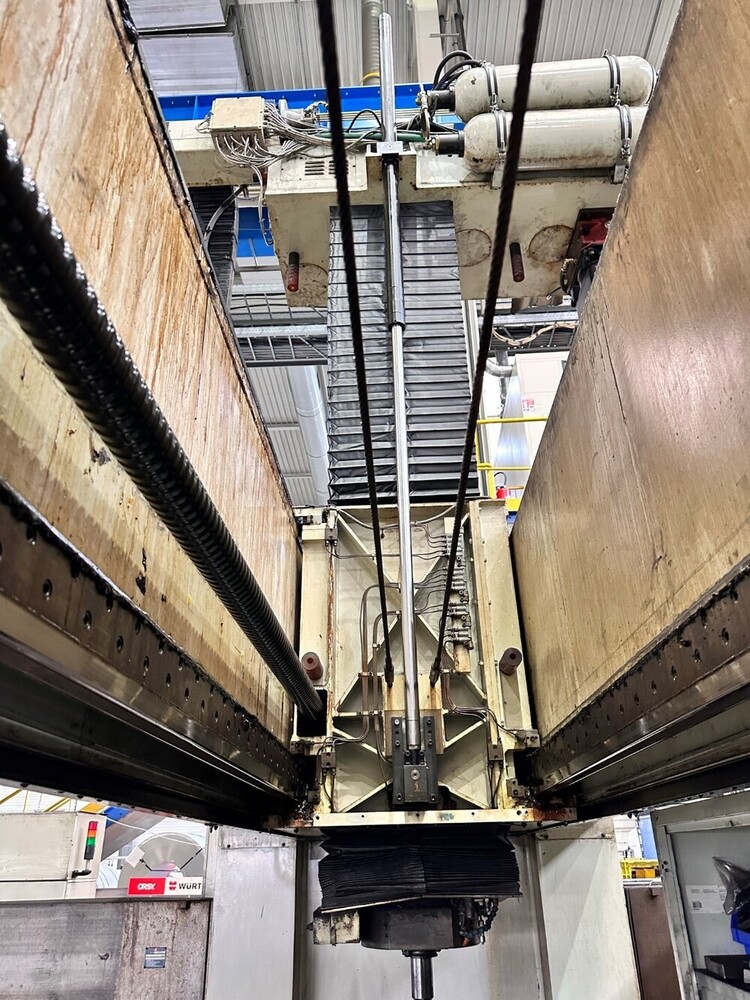 CNC Gantry Mill Machine With 5 Axis Head